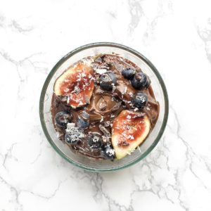 Smoothie with blueberries and dates